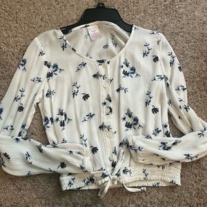 No Boundaries White Cream Tie Front Long Sleeve Blouse